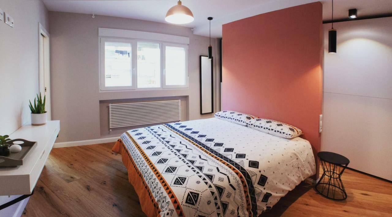 Hexagonal Design Apartment Valence Extérieur photo