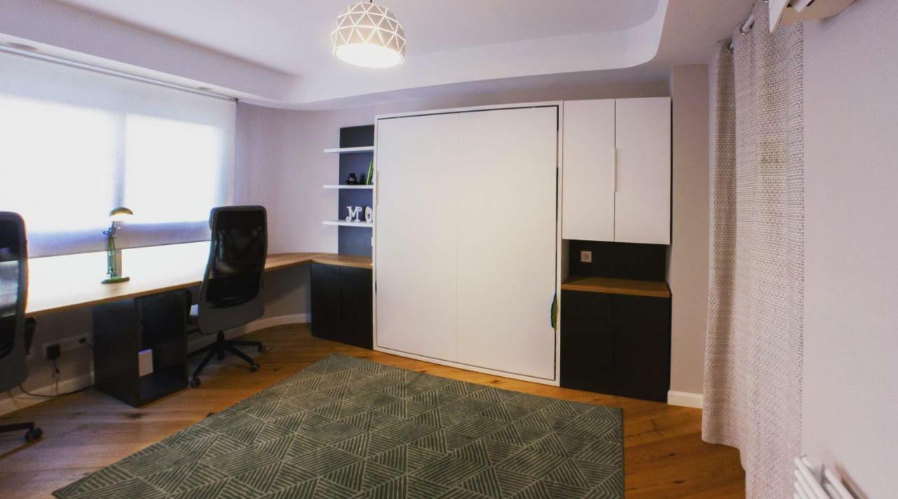 Hexagonal Design Apartment Valence Extérieur photo