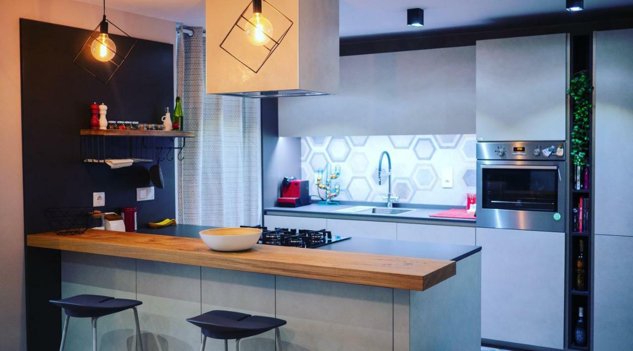 Hexagonal Design Apartment Valence Extérieur photo